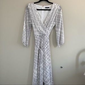 Tommy Hilfiger Flowy Tiered Dress (Size 6)